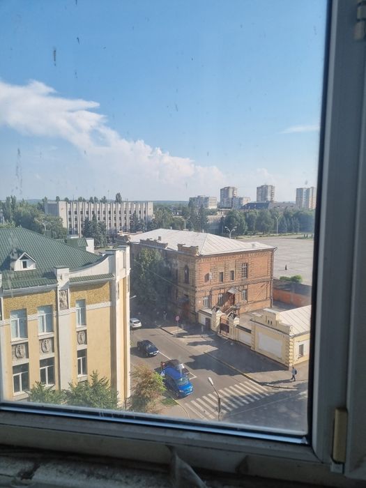 Продам новострой на площади 130м в центре