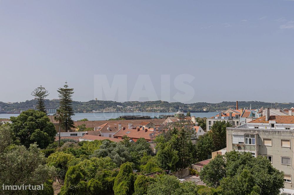 T6 com 130m2 Vista Rio à Rua da Junqueira - Belém