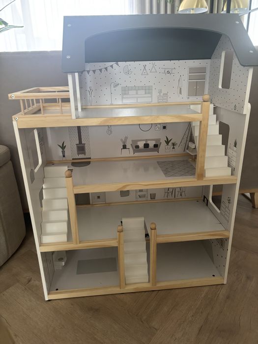 Domek dla lalek + meble