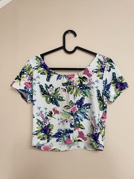 Biały crop top w kwiaty H&M S