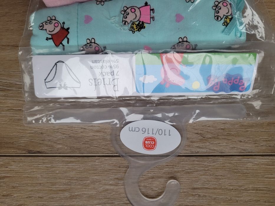 Majtki dla dziewczynki Świnka Peppa  110/116 7 sztuk