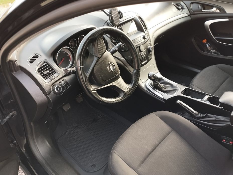 Інсігнія 2015 чорна