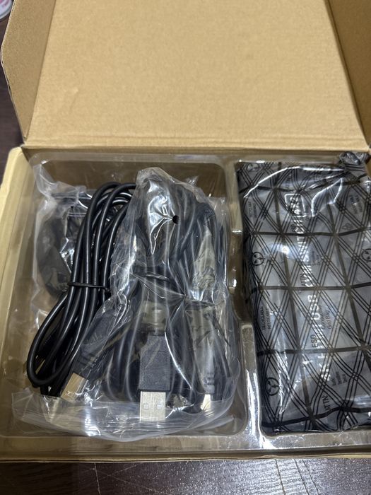 Przełącznik HDMI KVM Dual Monitor 4X2, BolAAzuL 4K 60Hz HDMI 2.0 KVM