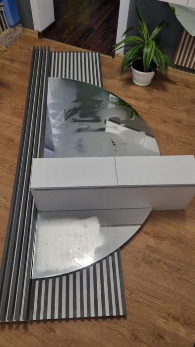 Sprzedam lustro z szafką i lamelami