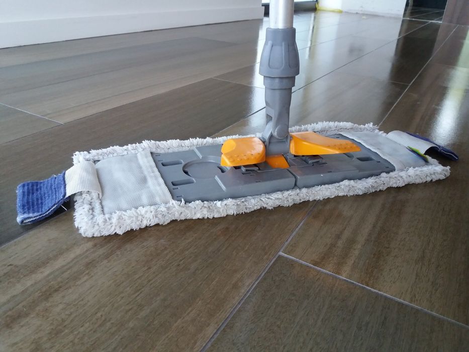 Не агенство! Уборщица Уборка квартир офисов;услуги клининга мойка окон