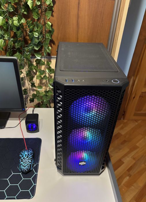 Komputer / Zestaw Gamingowy i7-7700 GTX 1070Ti SSD Monitor