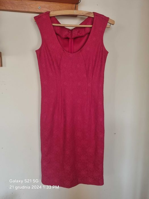 Twarzowa sukienka marki Taranko