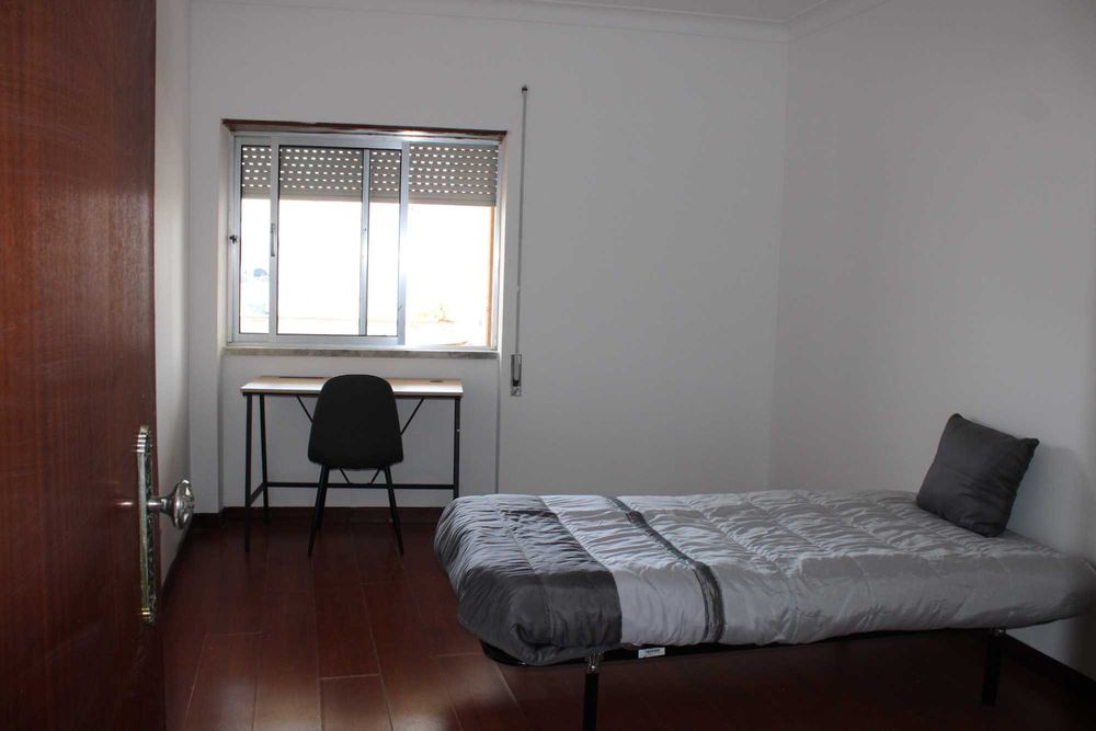 Quartos mobilados no centro de Castelo Branco | Despesas incluídas | Terraço privado | Limpeza | Ideal para estudantes e jovens profissionais