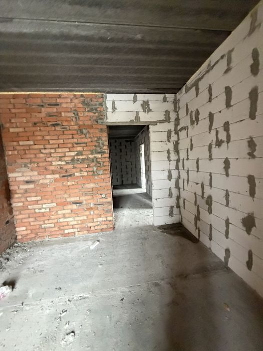 2 кімнатна квартира | 65 м.кв | після будівельників | переуступка