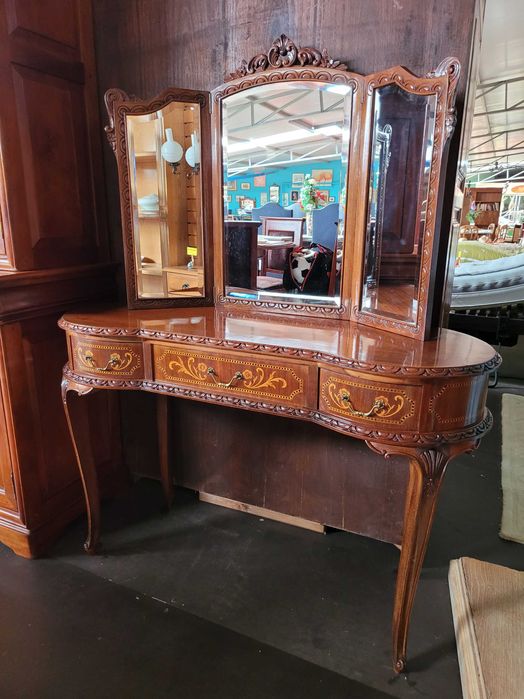 Toucador antigo mas em óptimo estado