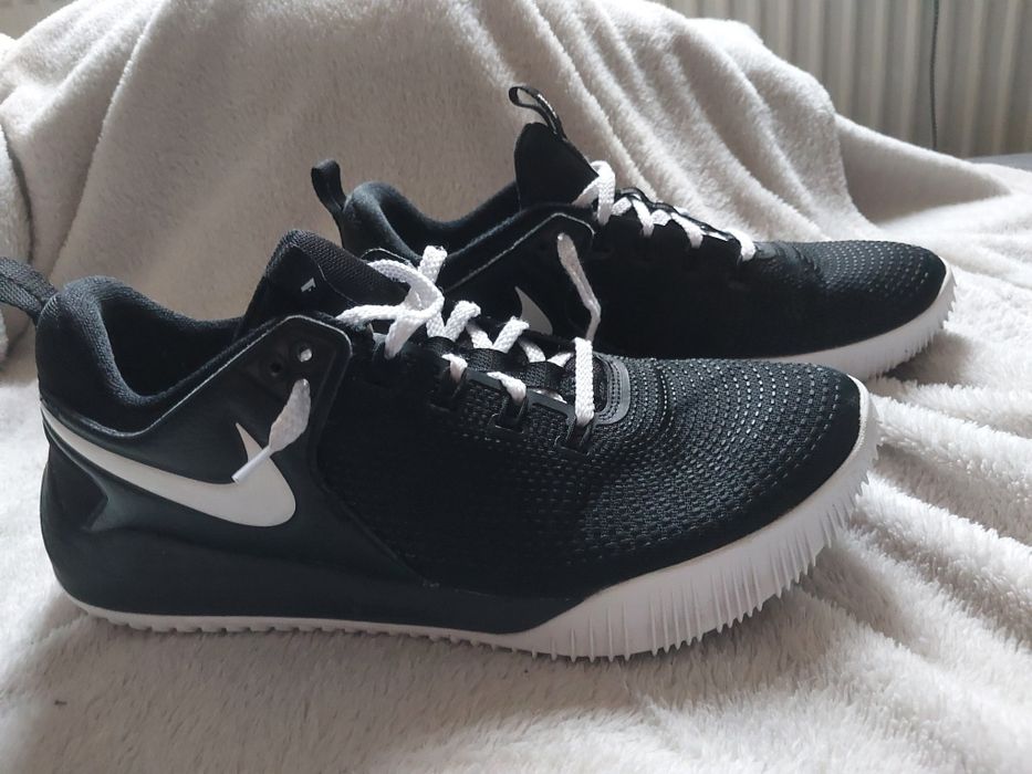 Buty sportowe do siatkówki nike