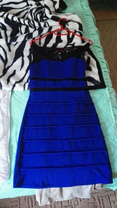 Sukienka z dodatkiem koronki