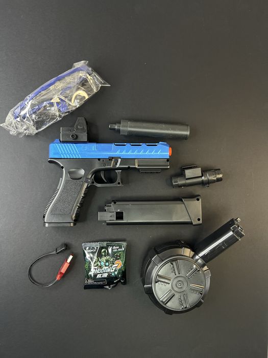 Пістолет Glock 17 з лазером, прицілом та 3 магазинами різної ємності