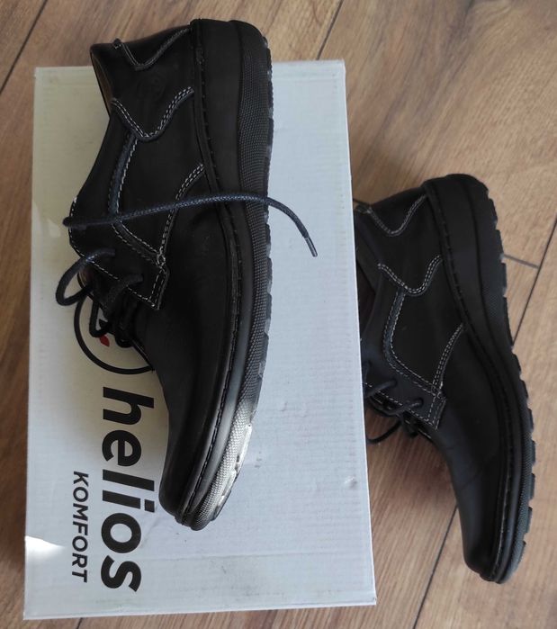 Skórzane półbuciki marki Helios