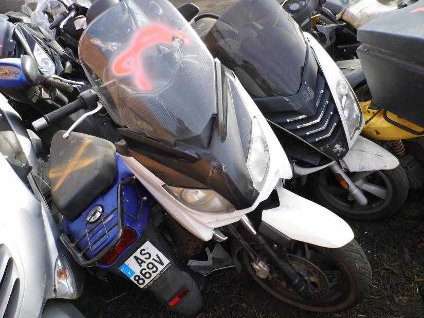 YAMAHA X-MAX 125 CCM 09 - 13 czesci lagi silnik szyba lampa czasza bło