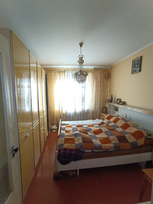 Продам теплу 2-ну кв на Вербовій