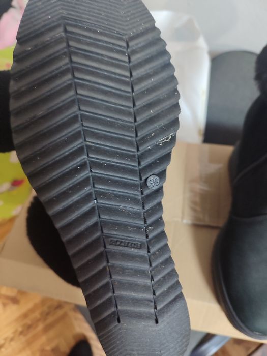 Продам зимові чобітки 39 розміру