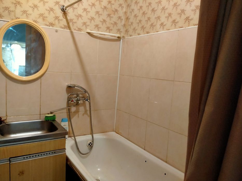 Продаж 1 кімн. квартири зі своїм двором на КРЕСі
