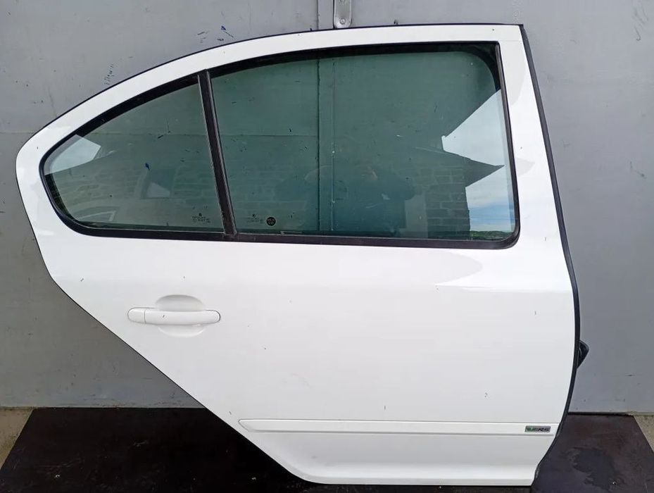 drzwi tylne prawe tył kompletne 1026 skoda octavia ii lift hb 2011r