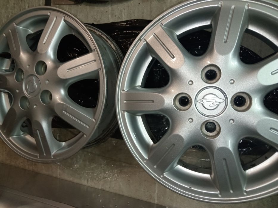 Легкосплавні диски R 14 4 x100 ET 43.5 ЦО 56.6 Ravon R2