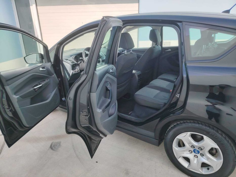 Ford C-Max muito bom estado