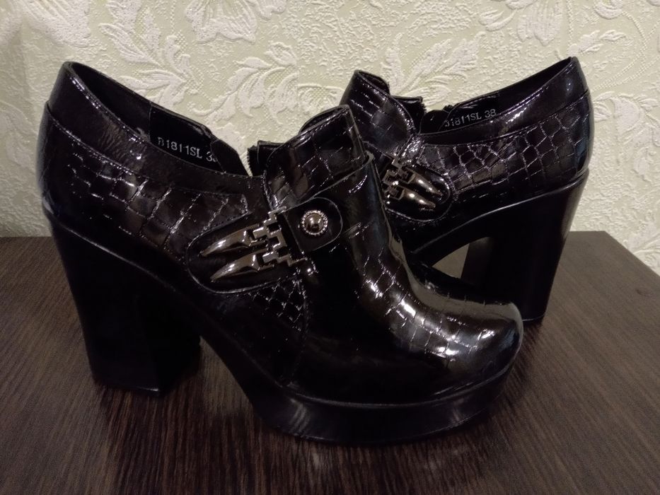 Жіночі туфлі р.38 280 грн.