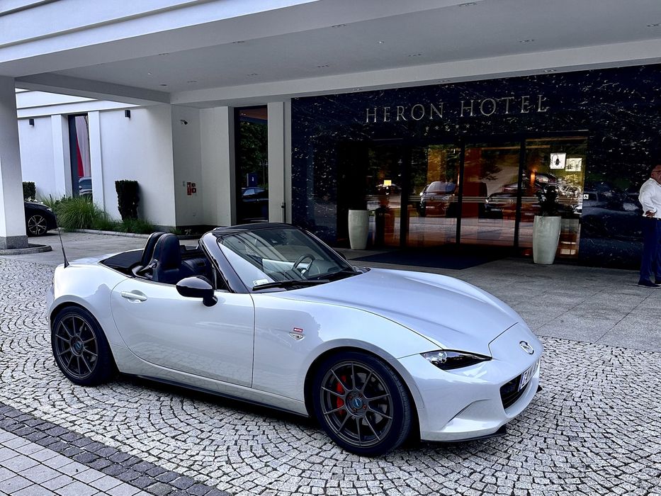 Wynajem Kabriolet samochód do ślubu Mazda MX-5 roadster cabrio