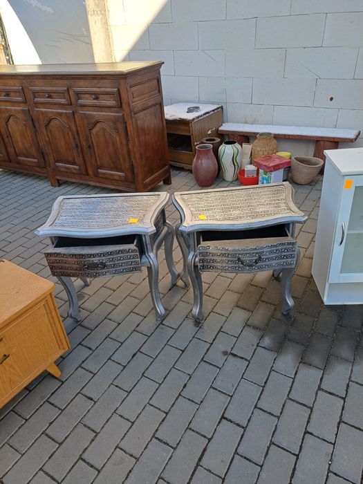 Komplet szafek nocnych