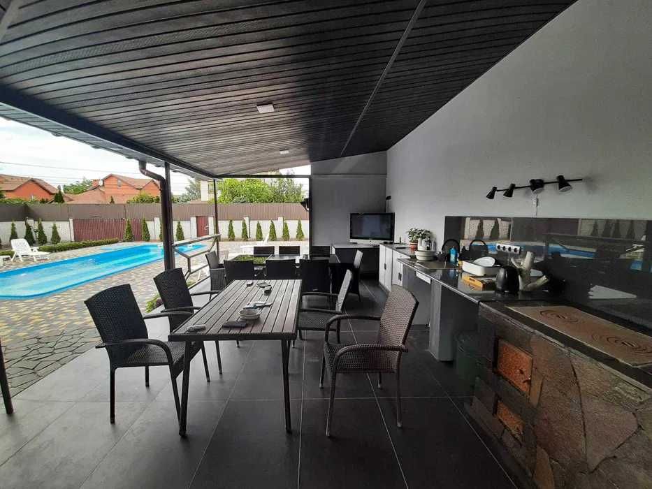 Подобова аренда будинку.Софіївська Борщагівка.Басейн.Банька!