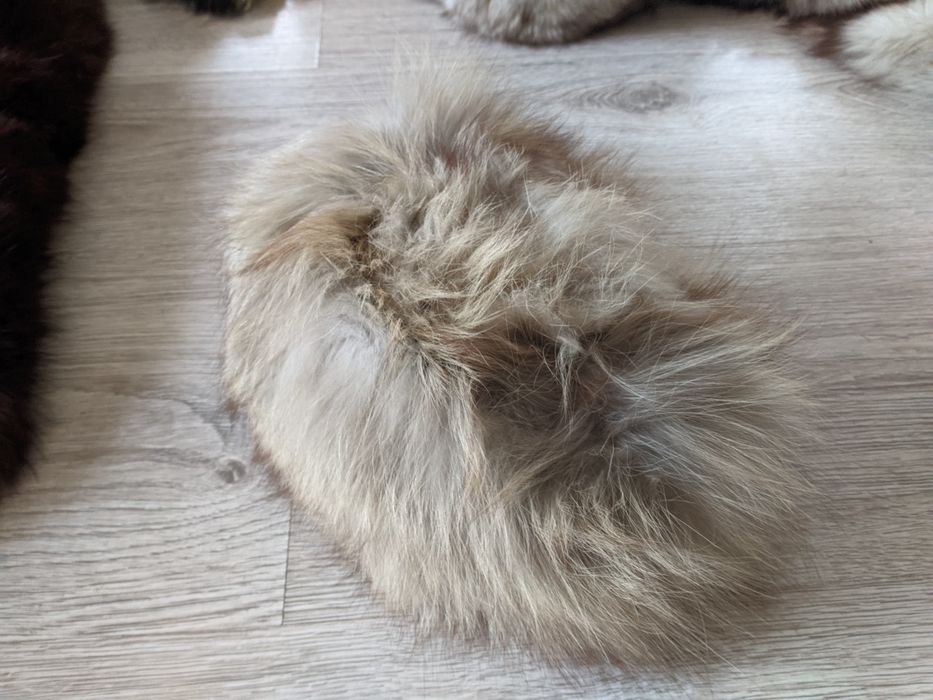 Toczek z lisa biały świetna jakość | czapka nakrycie głowy