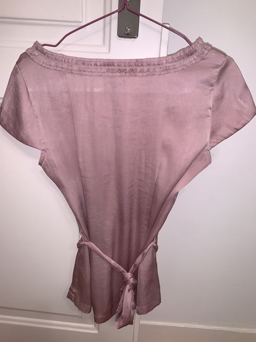 Blusa rosa acetinada da H&M