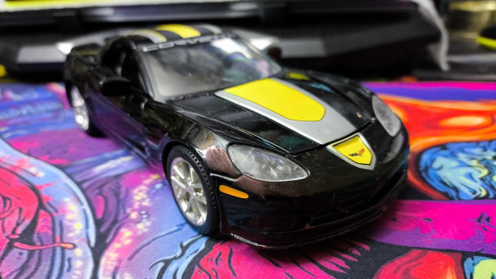 Модель Chevrolet Corvette Z06 2009 масштаб 1.24 виробник Maisto