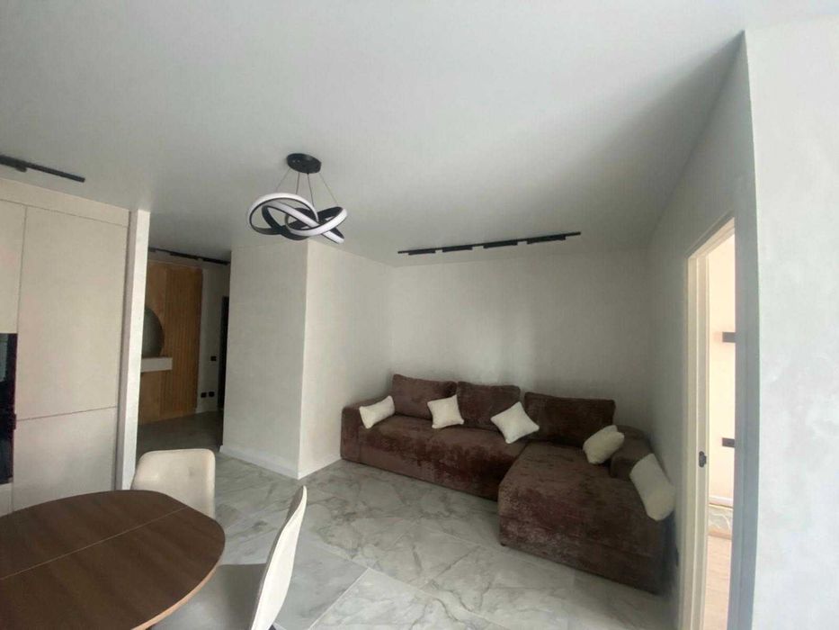 Продаж 2 км квартири на вулиці Злуки з ремонтом у новобудові