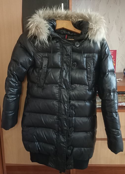 Зимний пуховик монклер