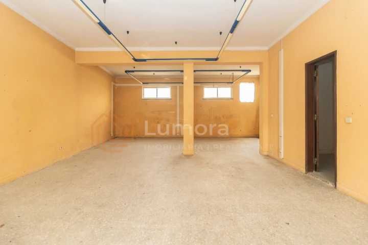 Arrenda-se garagem de 90m2