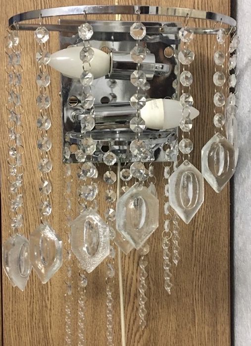 Красиве кришталеве настінне бра