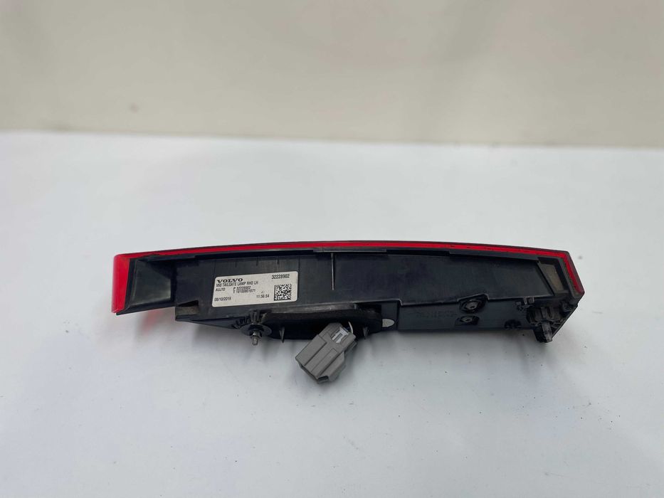 Farolim de mala traseiro esquerdo Volvo V60 (2019)RM34