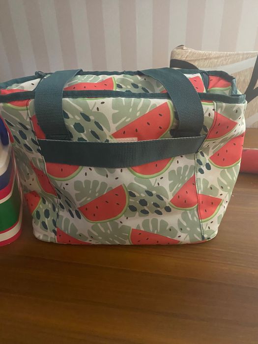Kit praia: Guarda-sol+ Mini cooler + bolsa térmica