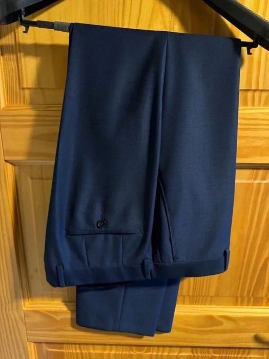 Boss Hugo Boss wełniany garnitur granatowy  -  52