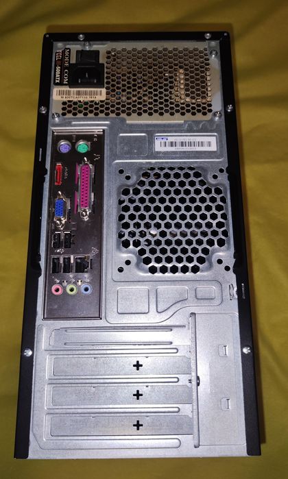 Torre PC ASUS Win 10 Pro.