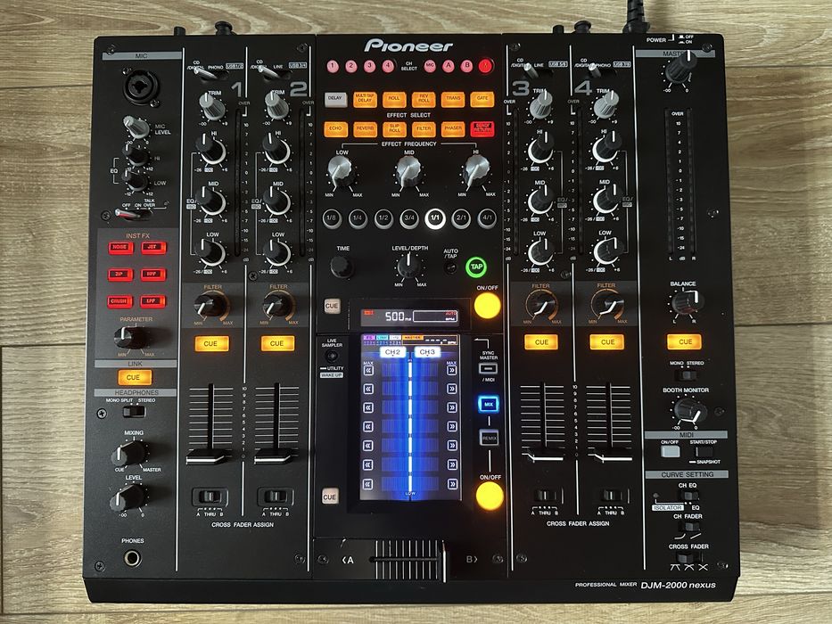 Pioneer DJM 2000 Nexus