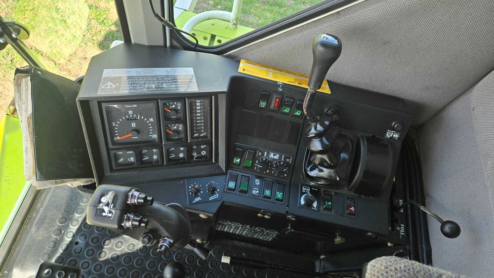 Продаж комбайн claas mega 208