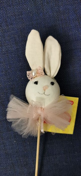 Dekoracja na piku wielkanocna kroliczek