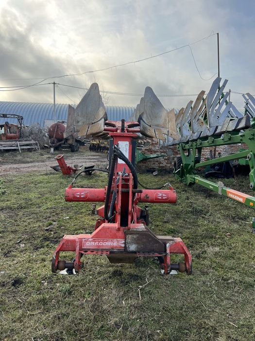 Продам плуг Gregoire Besson SPB9 2011