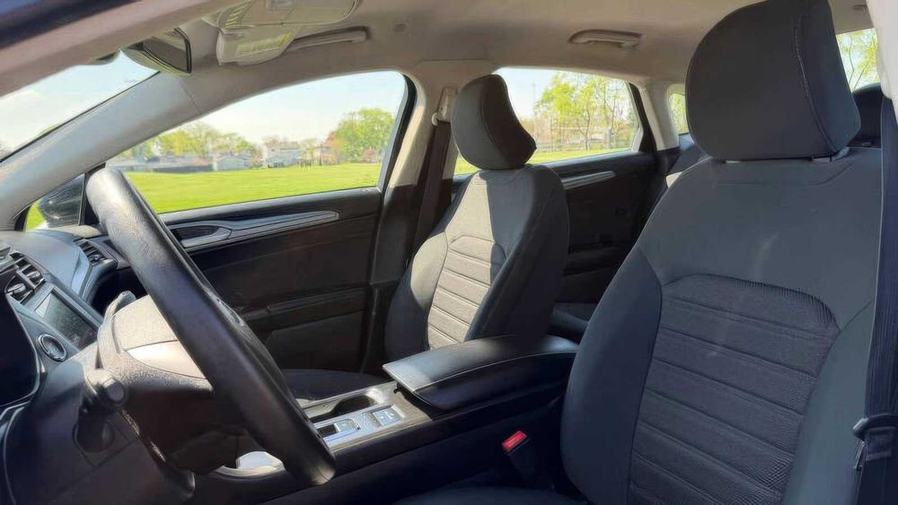 Ford Fusion Titanium Hybrid      2019
