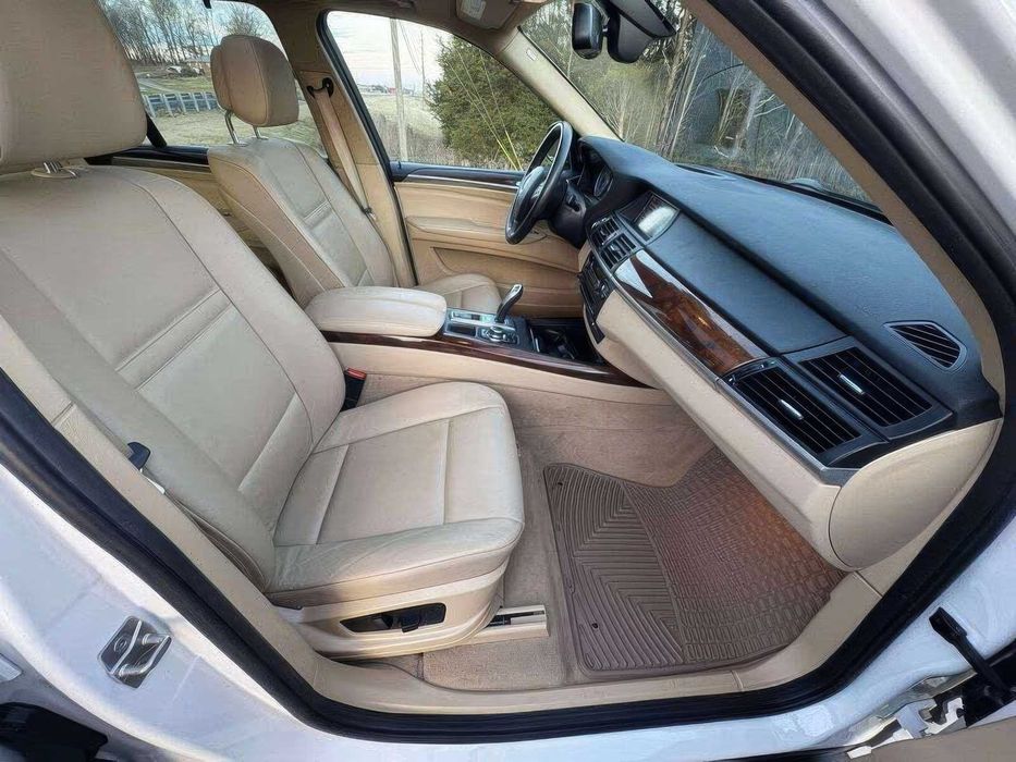 BMW X5 xDrive35d      2012
