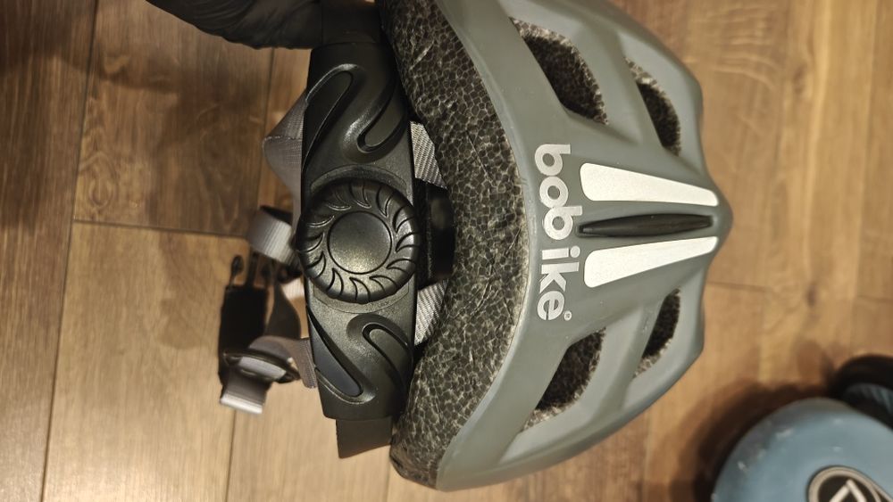 Scoot & Ride  + kask Bobike – stan dobry