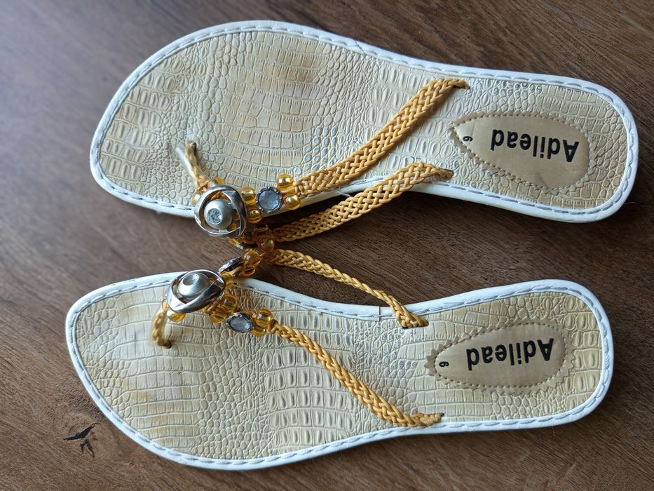 Damskie baleriny z ozdobnym paskiem r 39