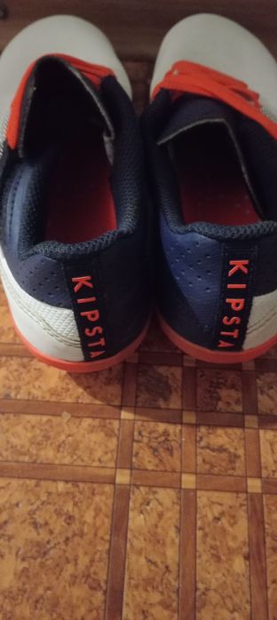 Бутси футбольні.