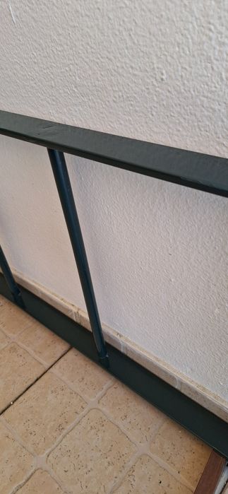 Escada em ferro, em lacado a verde com 2,80 mt